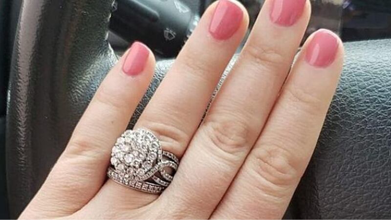 A Kentucky woman said she she took her wedding ring to a jeweler who gave it to the wrong person.