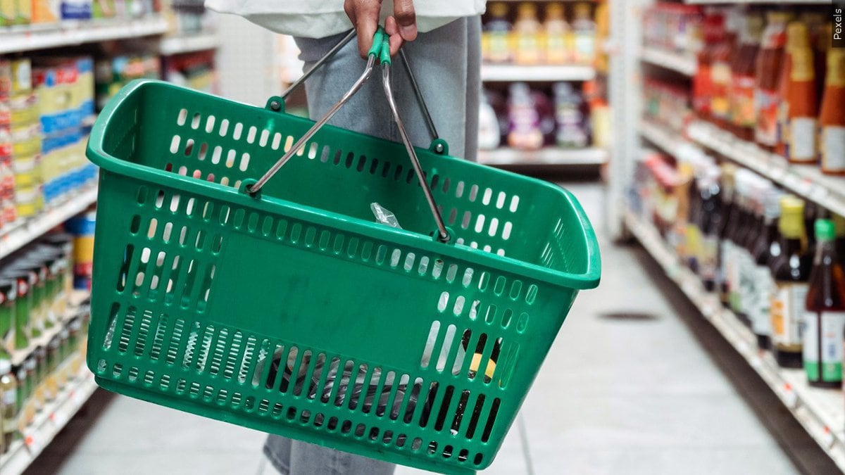 Food prices shot up nearly 9.5% last month compared to April 2021.