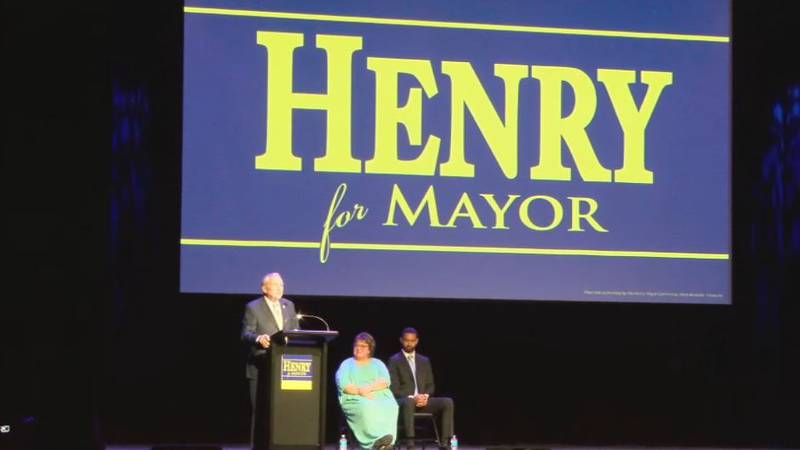 Mayor Tom Henry announced his intention to seek a fifth term in an address at the Clyde Theatre.