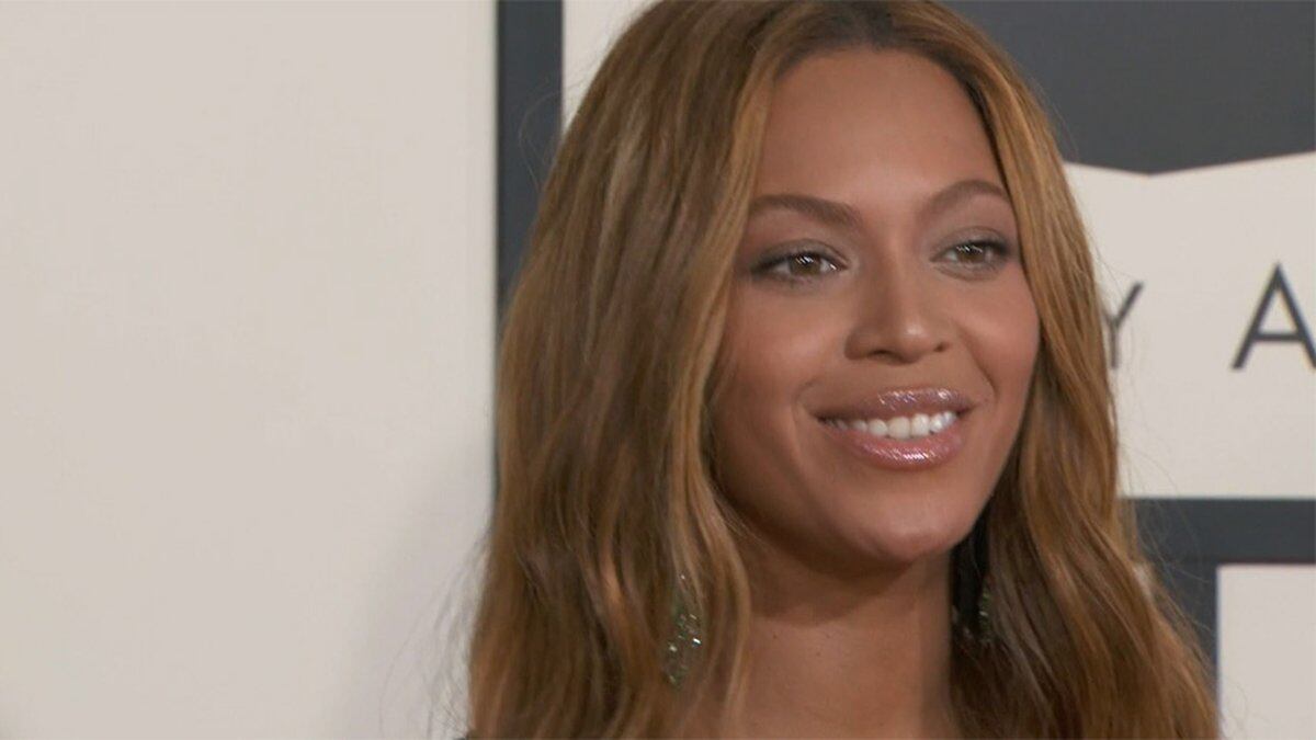 Beyonce gave fans a special treat Monday night by dropping a single.