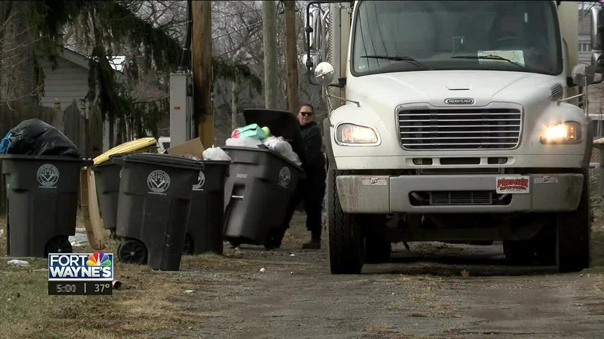Fort Wayne's 311 call center struggling to handle missed trash collection reports.